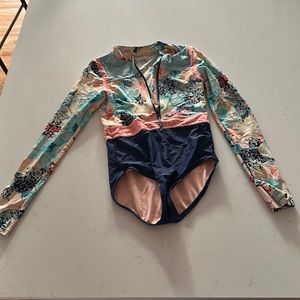 Athleta girls long sleeve one piece swimsuit size L